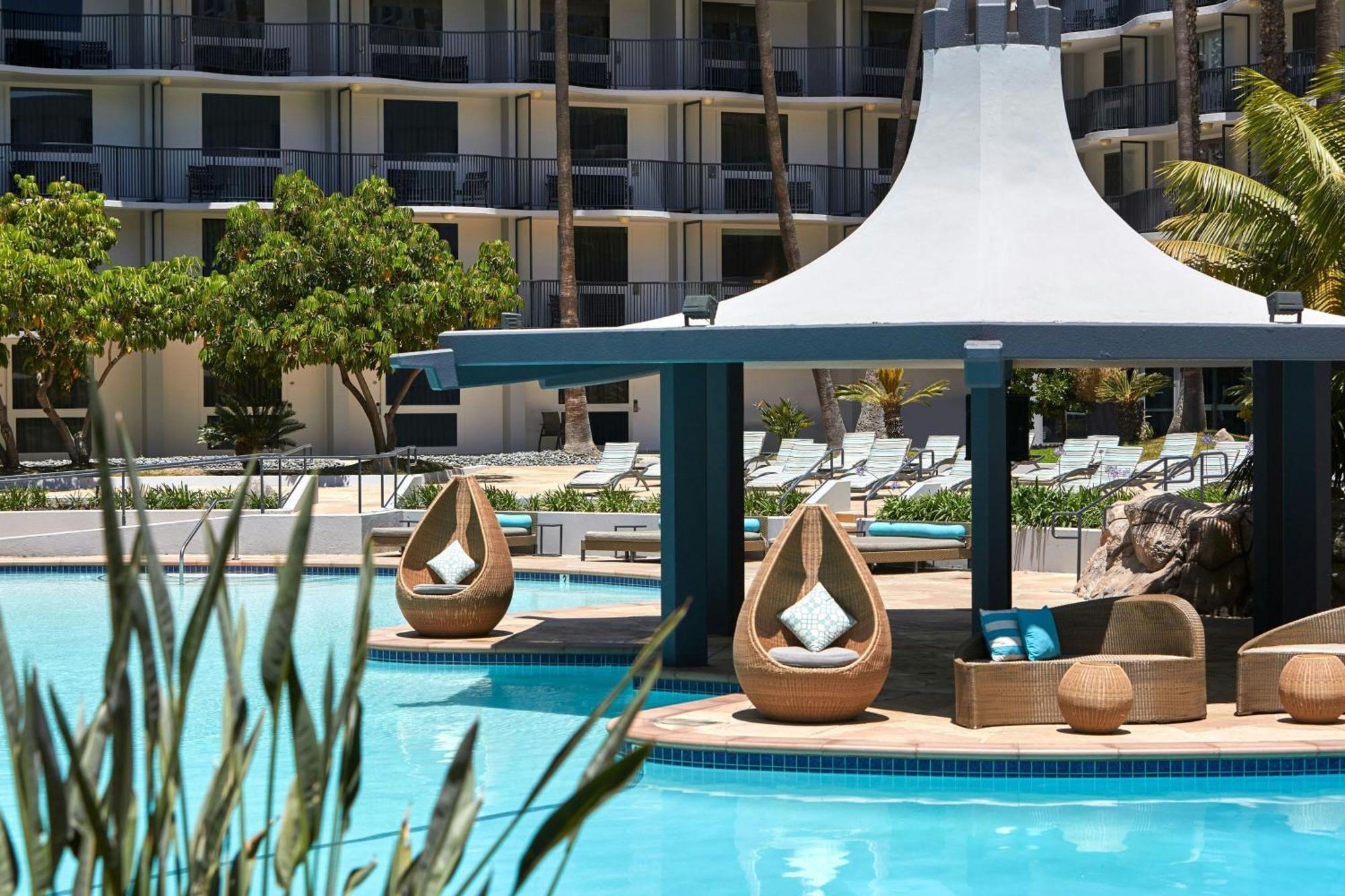 Los Angeles Airport Marriott, Los Angeles